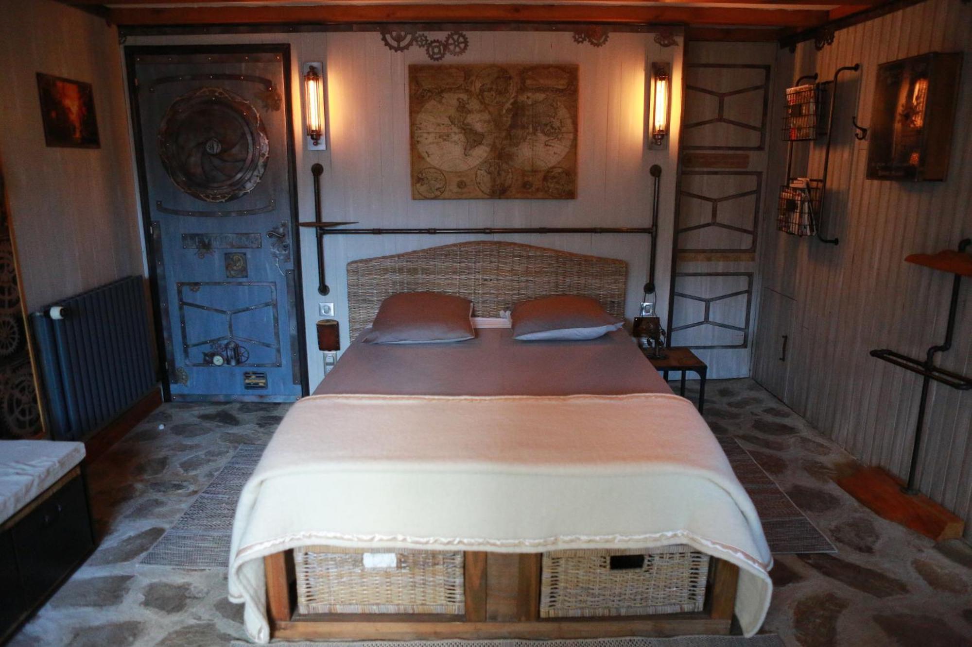 Chambre Steampunk Jules Vernes Bosbonparent מראה חיצוני תמונה